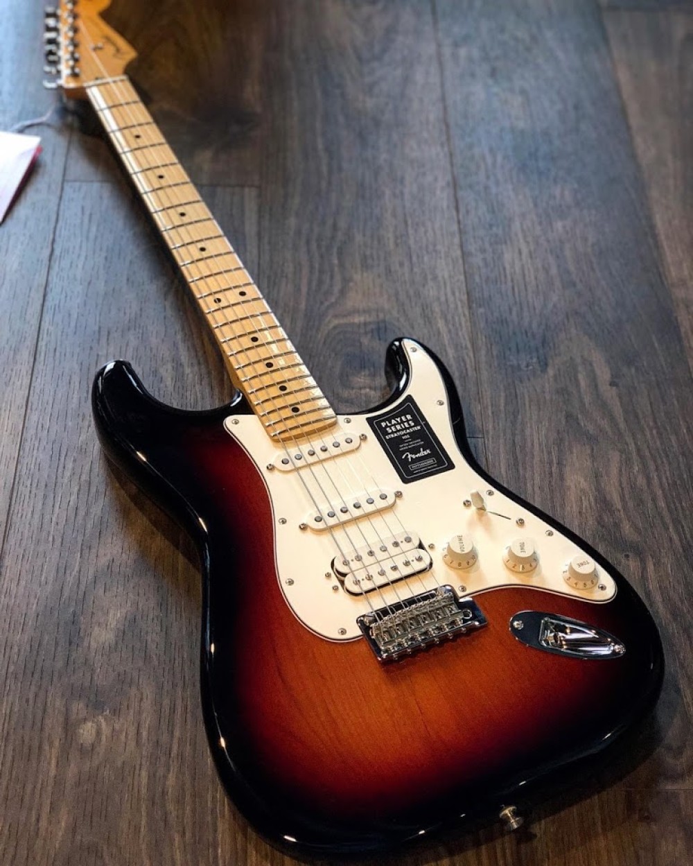 Fender Player Series Stratocaster HSS 3-Tone Sunburst with Maple FB